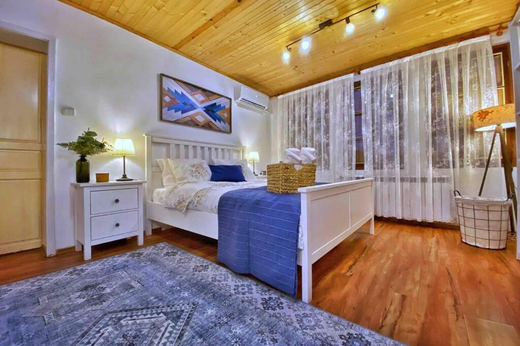The Secret Lodge- New With Private Garage, Entire House Weliko Tarnowo Exterior foto
