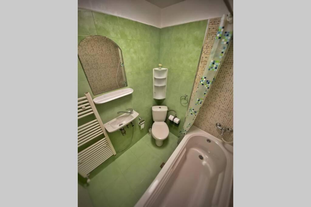 The Secret Lodge- New With Private Garage, Entire House Weliko Tarnowo Exterior foto